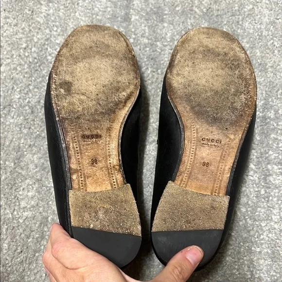 Gucci Black and Gold Loafers with Horsebit Detail - Picture 4 of 4